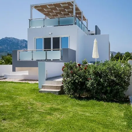 Asteria Pearl 2 With Rooftop Jacuzzi