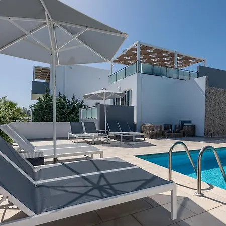 Asteria Pearl 2 With Rooftop Jacuzzi *
