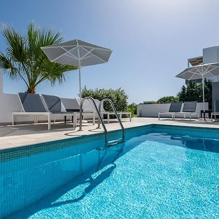Asteria Pearl 2 With Rooftop Jacuzzi Τιγκάκι