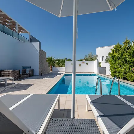 Asteria Pearl 2 With Rooftop Jacuzzi