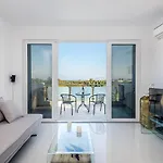 Willa Asteria Pearl 2 With Rooftop Jacuzzi
