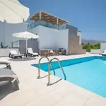 Asteria Pearl 2 With Rooftop Jacuzzi Willa *