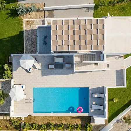 Asteria Pearl 2 With Rooftop Jacuzzi Villa