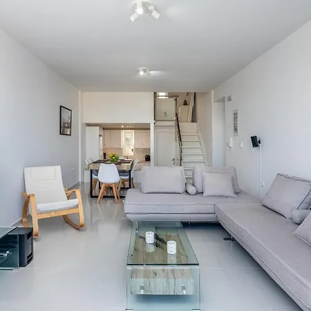 Asteria Pearl 2 With Rooftop Jacuzzi Tigaki