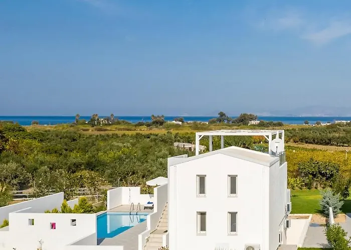 Villa Asteria Pearl 2 With Rooftop Jacuzzi *