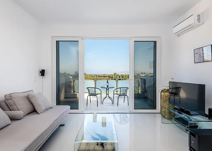 Villa Asteria Pearl 2 With Rooftop Jacuzzi