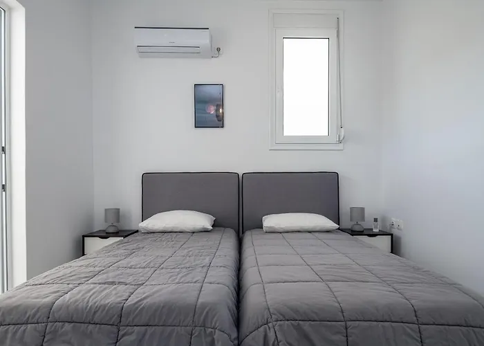 Villa Asteria Pearl 2 With Rooftop Jacuzzi