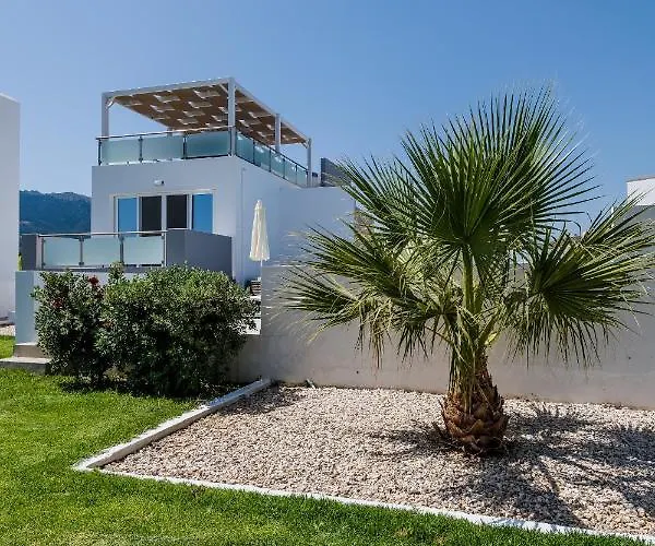 Villa Asteria Pearl 2 With Rooftop Jacuzzi *