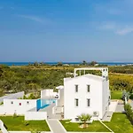 Villa Asteria Pearl 2 With Rooftop Jacuzzi *
