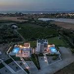 Villa Asteria Pearl 2 With Rooftop Jacuzzi