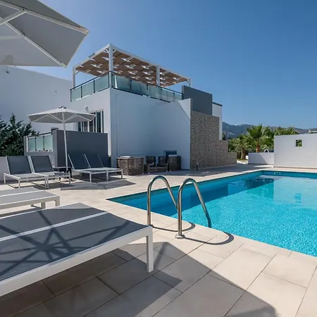 Asteria Pearl 2 With Rooftop Jacuzzi Villa *