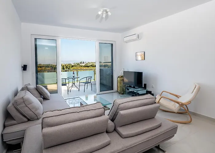 Villa Asteria Pearl 2 With Rooftop Jacuzzi *