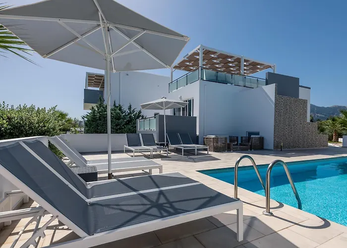 Asteria Pearl 2 With Rooftop Jacuzzi *