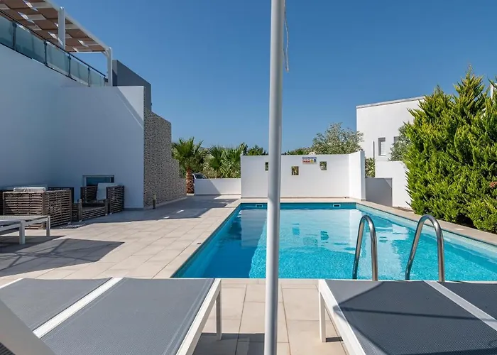 Asteria Pearl 2 With Rooftop Jacuzzi